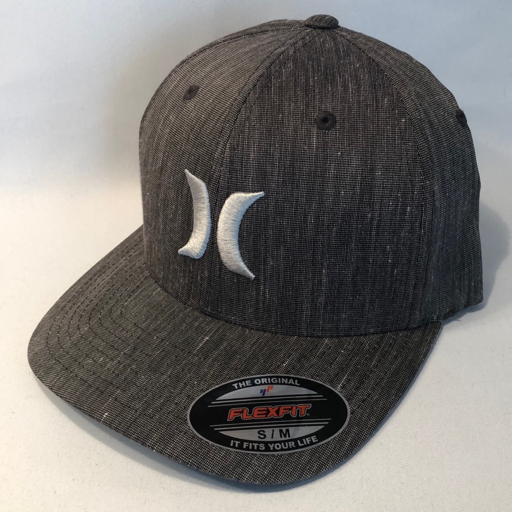 Hurley Black Suits Flexfit Gray Men’s S/M Hat Cap
